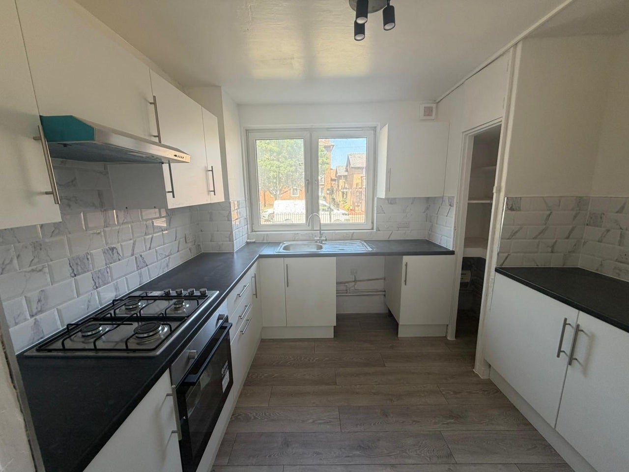 Flat Asplins Road in Greater London