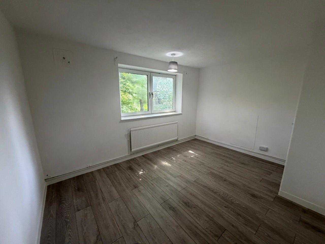 Flat Asplins Road in Greater London