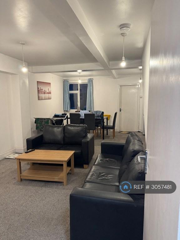 Room Keogh Road in Greater London