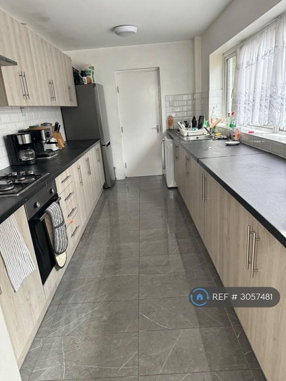 Room Keogh Road in Greater London