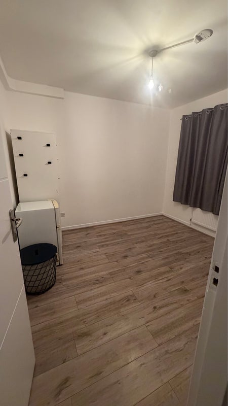 Room Avignon Road in Greater London