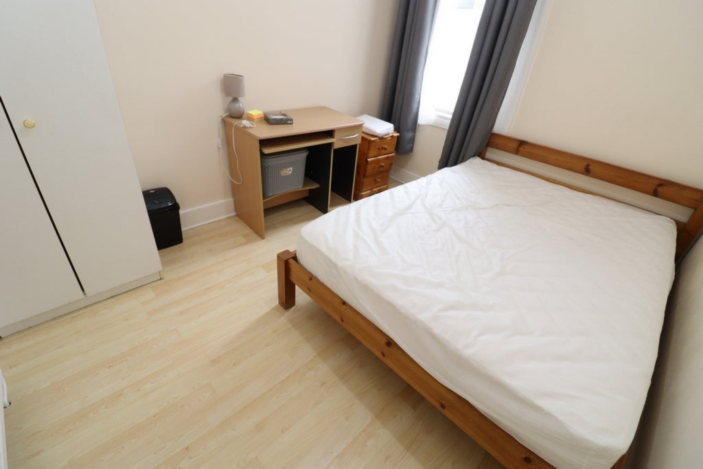 Room Globe Road in Greater London