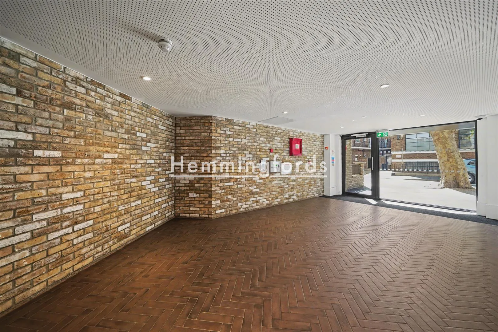 Flat Bevenden Street in Greater London