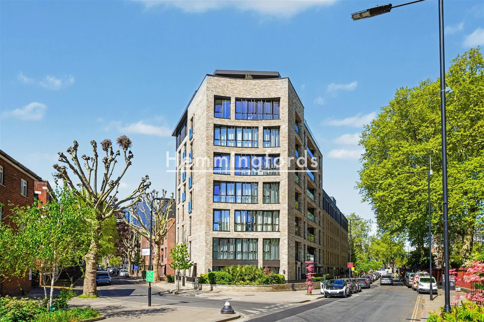 Flat Bevenden Street in Greater London