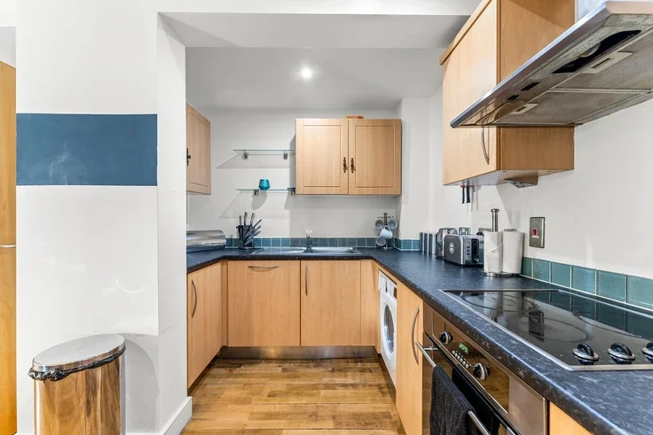 Flat Three Queens Lane in Bristol