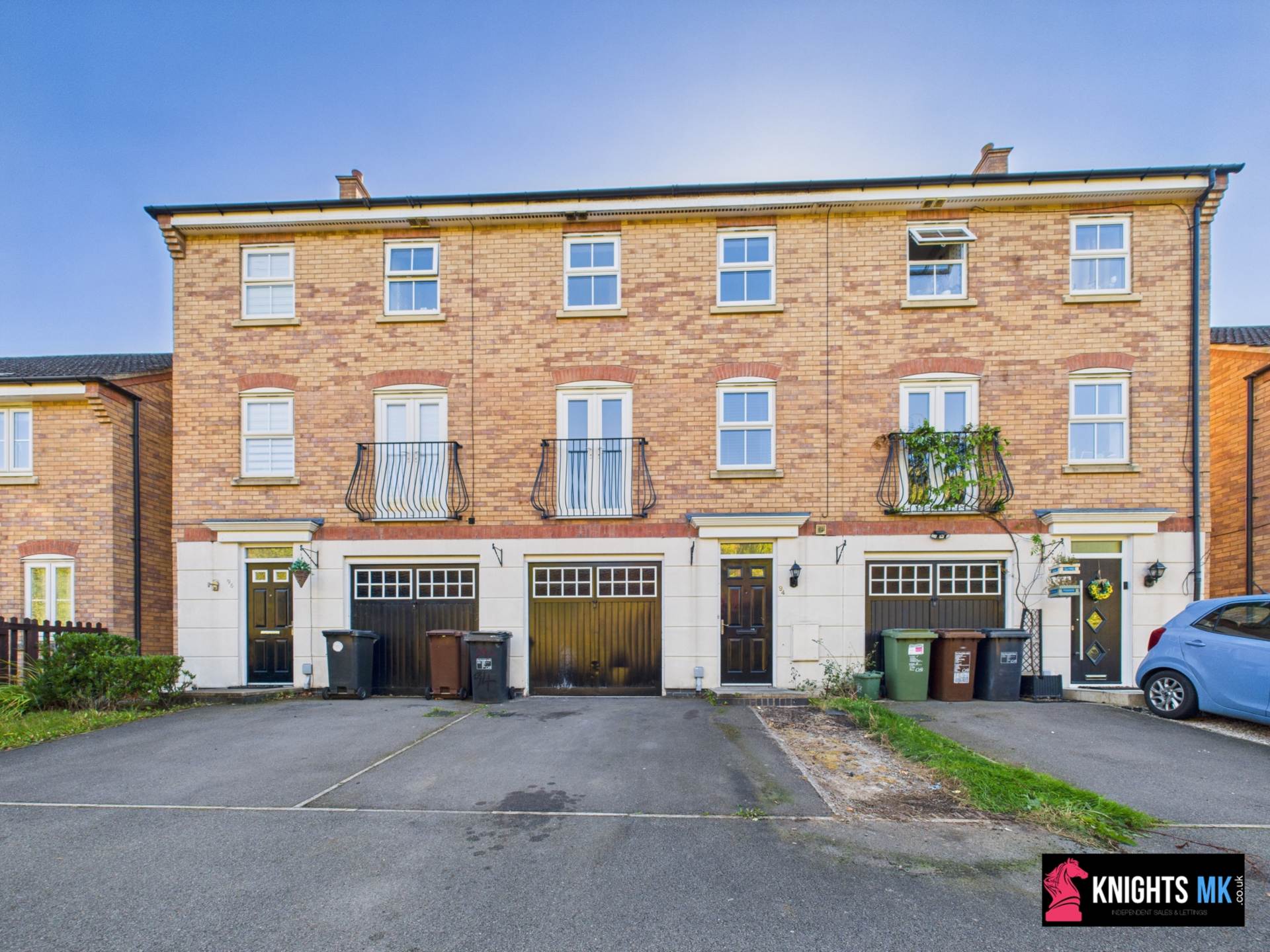 House Fieldfare Close in Corby