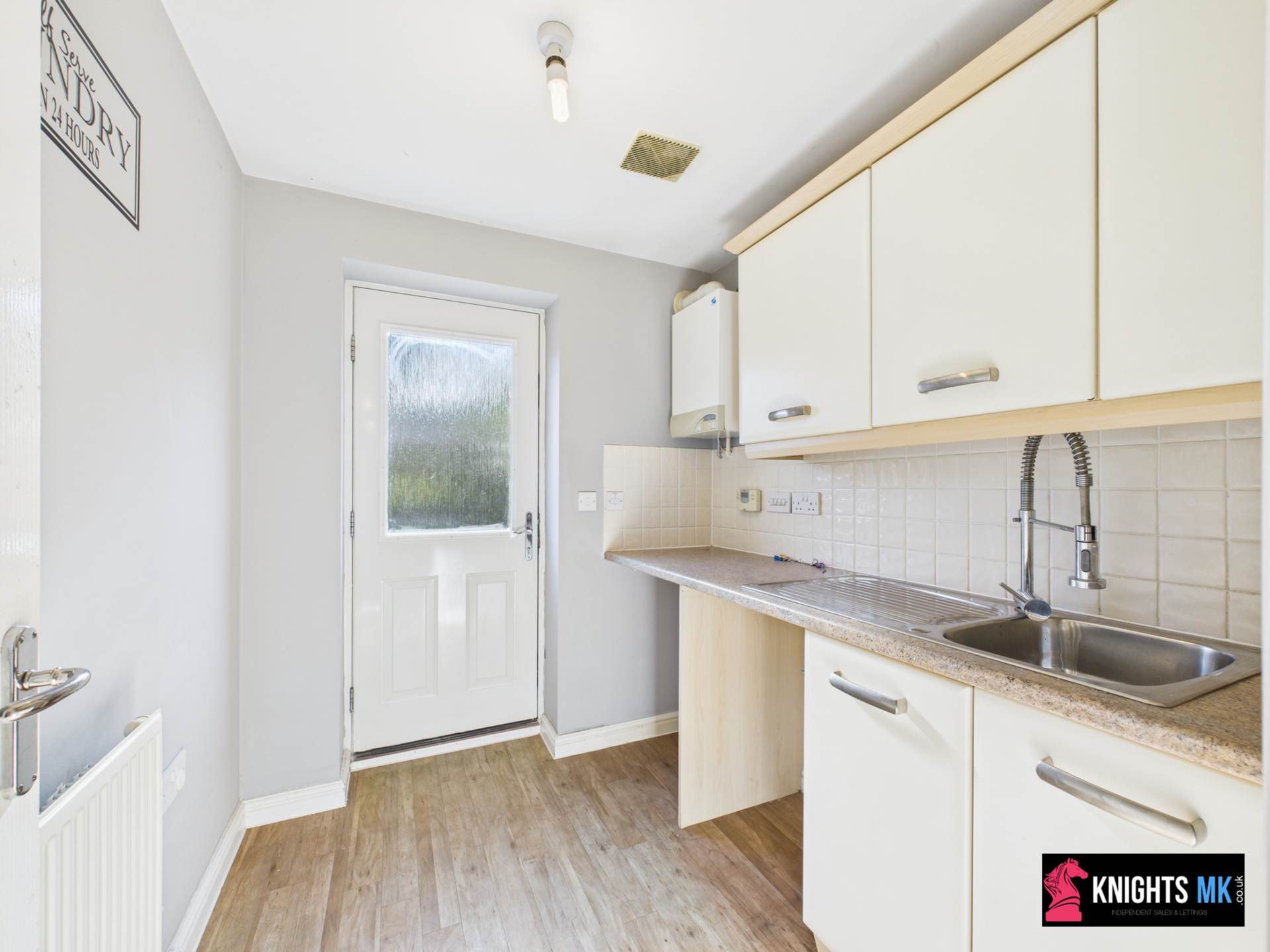 House Fieldfare Close in Corby