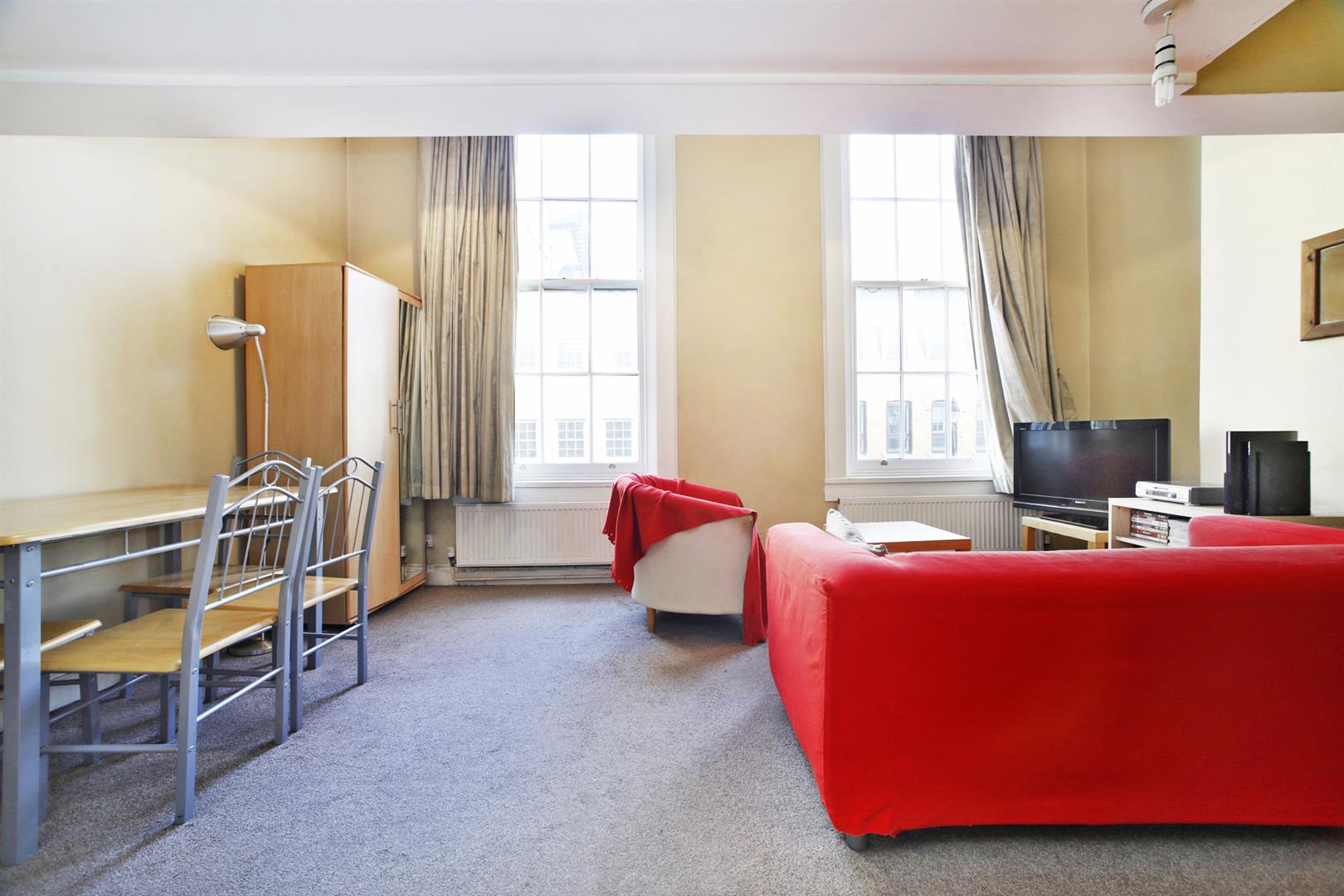 Flat Trinity Street in Greater London