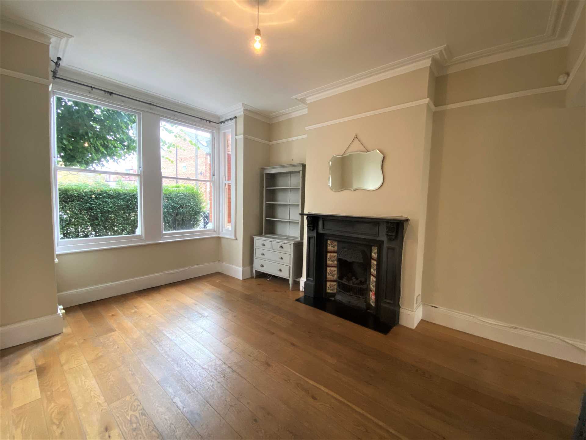 Flat Speldhurst Road in London