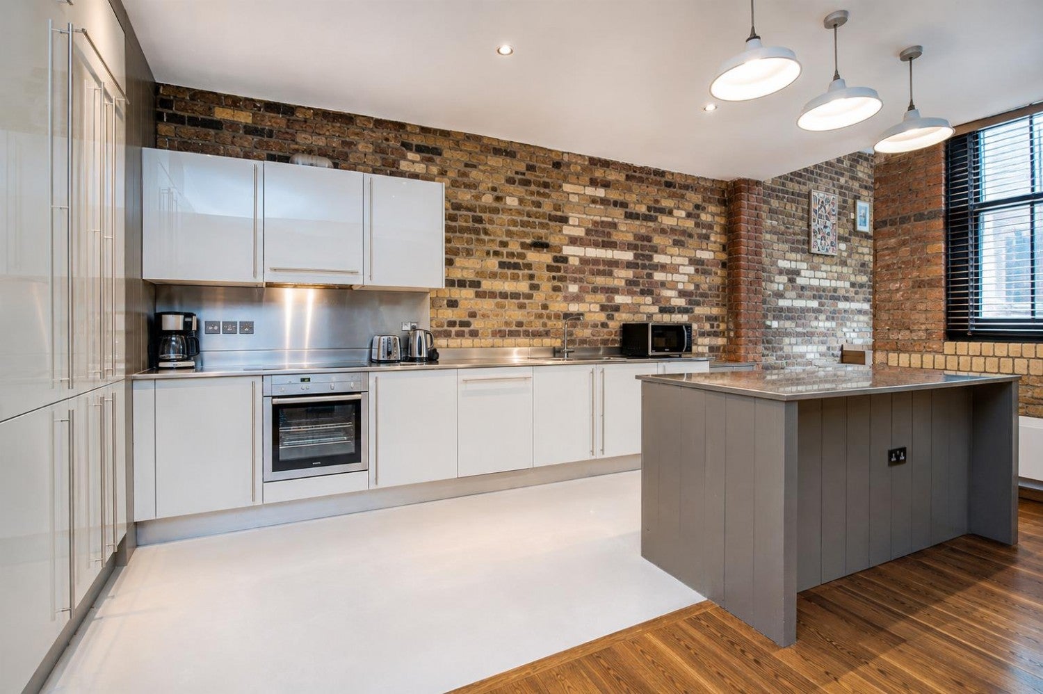 Flat Charlotte Road in Greater London