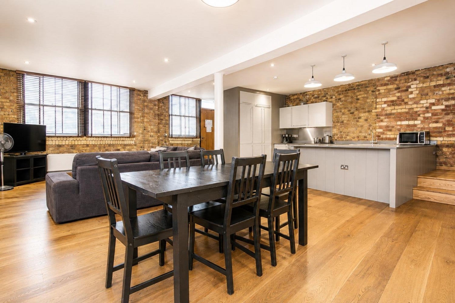 Flat Charlotte Road in Greater London
