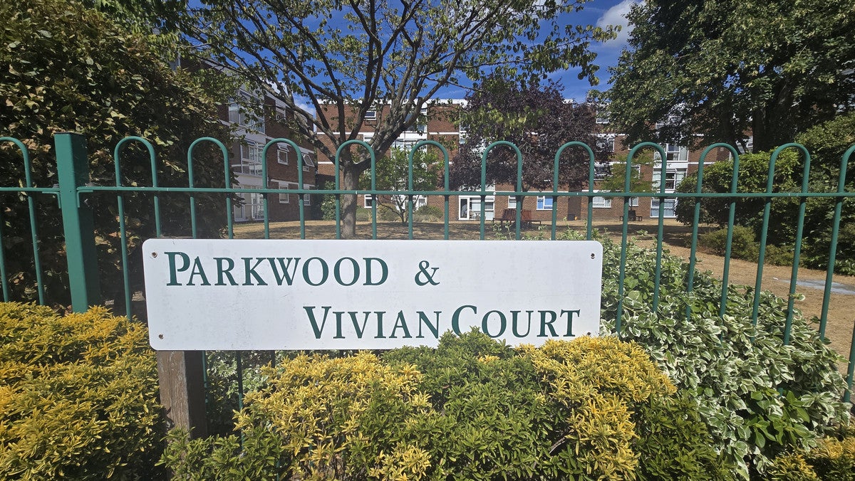 Flat Copers Cope Road in Greater London