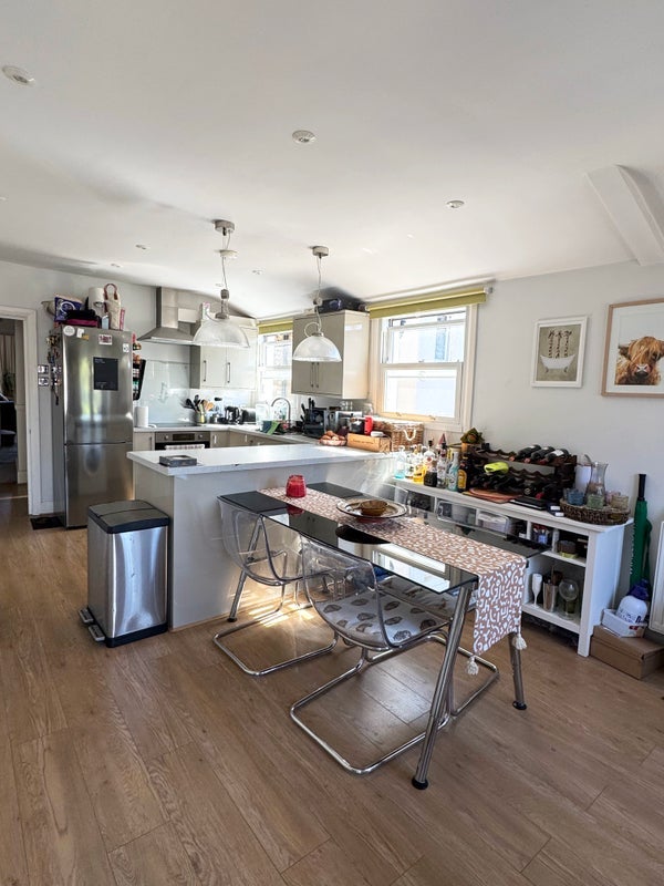 Room Merton Road in Greater London