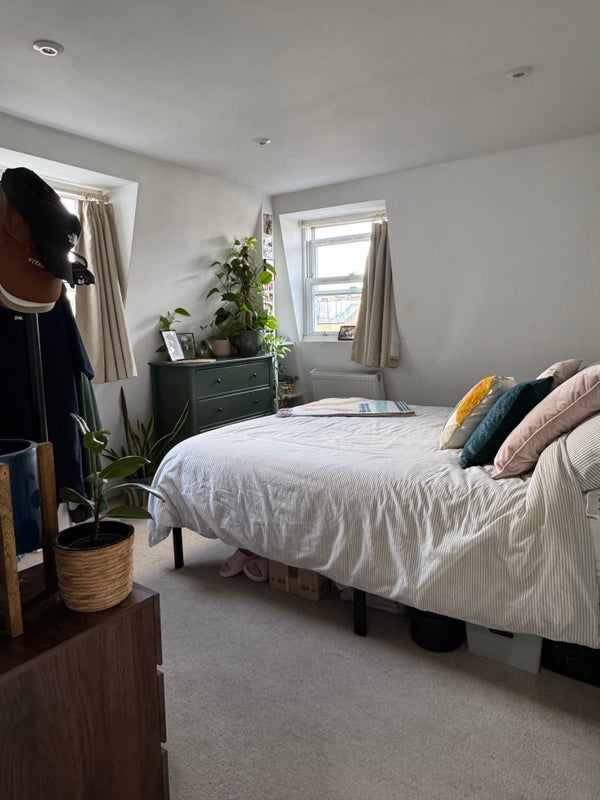 Room Merton Road in Greater London