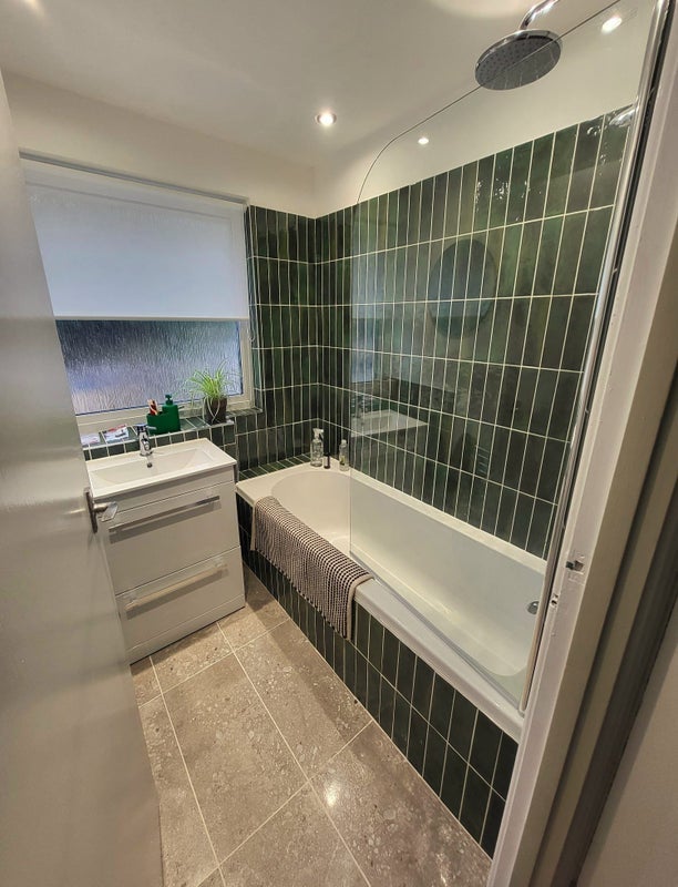 Room Haldon Close in Bristol