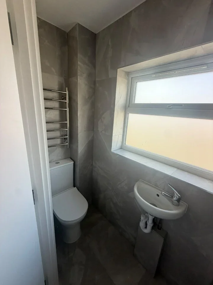 Flat Manor Way in Hertsmere