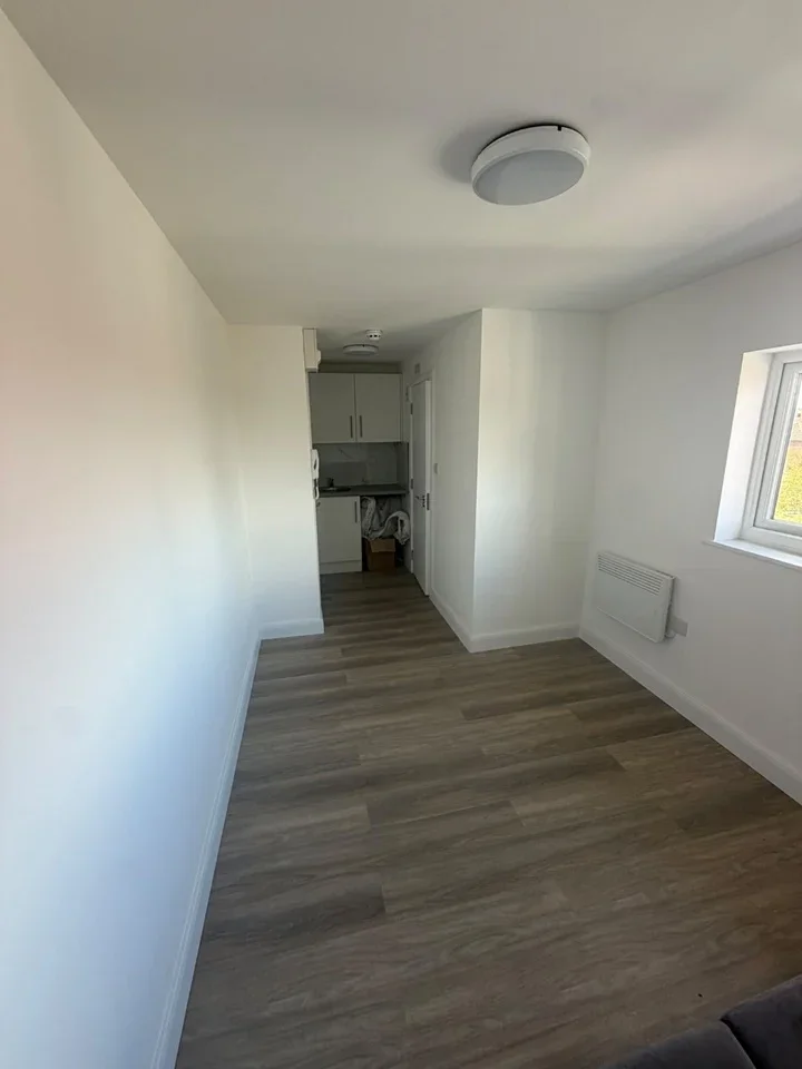 Flat Manor Way in Hertsmere