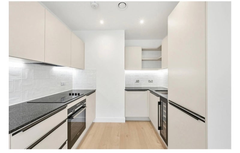 Flat Nathan Way in Greater London