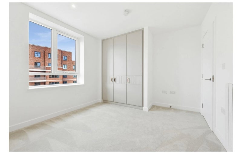 Flat Nathan Way in Greater London