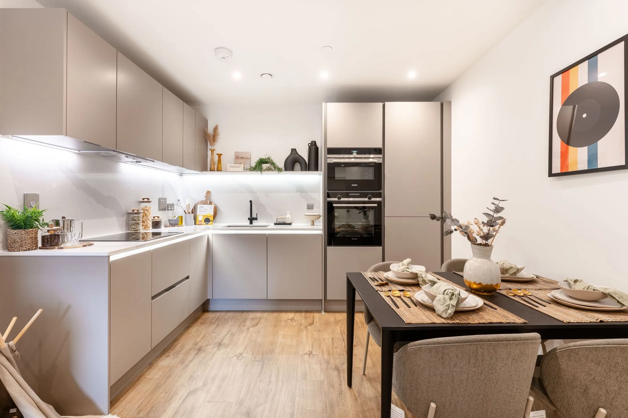Flat Wrottesley Road in Greater London