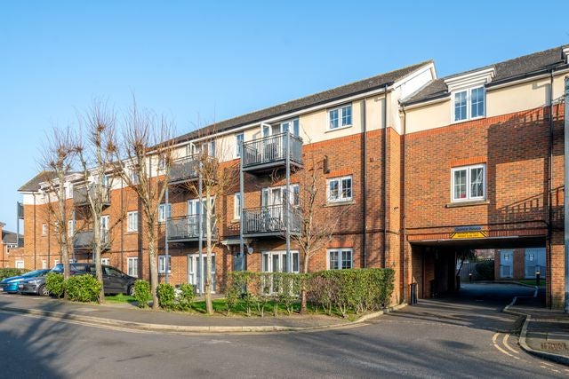 Flat Hemlock Close in London