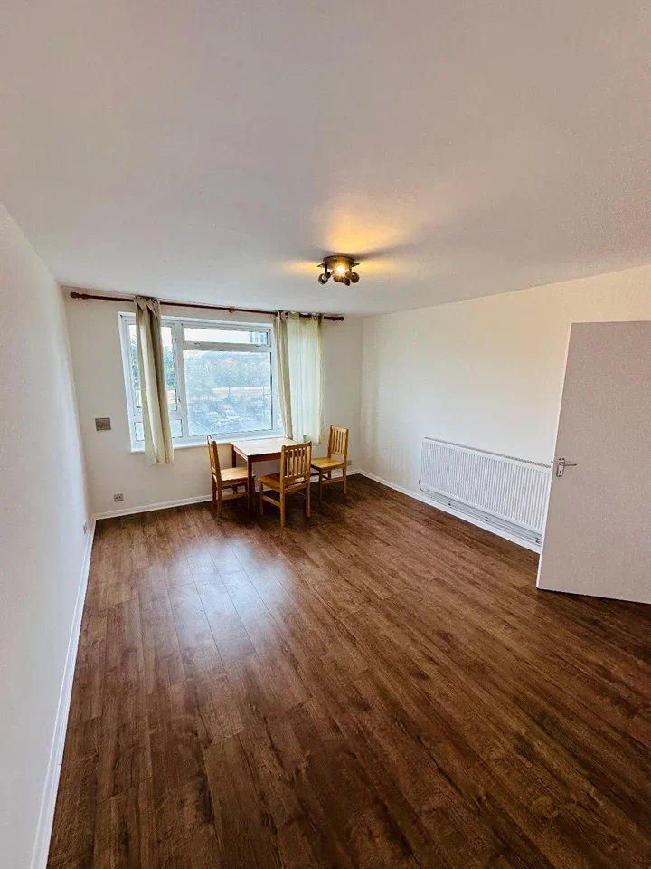 Flat Alexandra Grove in Greater London