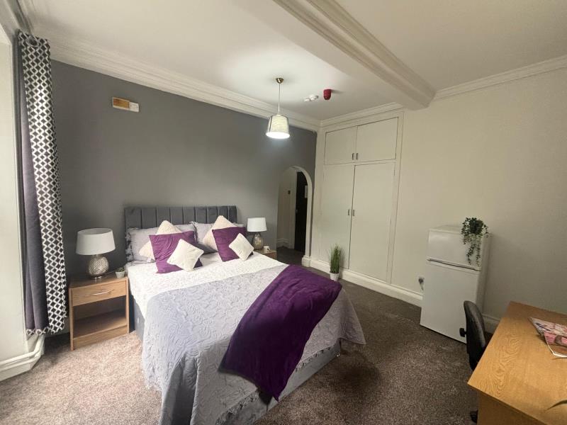 Room Grosvenor Road in Leeds