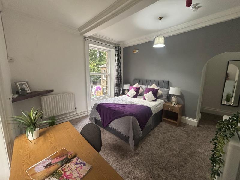 Room Grosvenor Road in Leeds