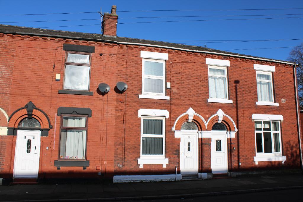 Flat Melbourne Street North in Tameside