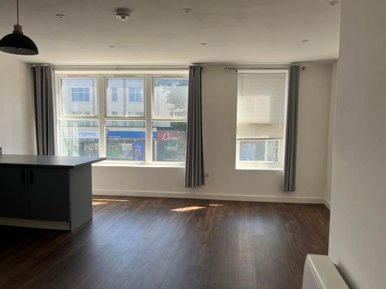 Flat Mutley Plain in Plymouth