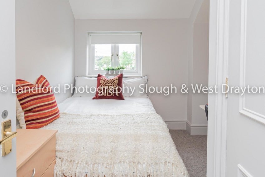 Room Broomfield in Guildford