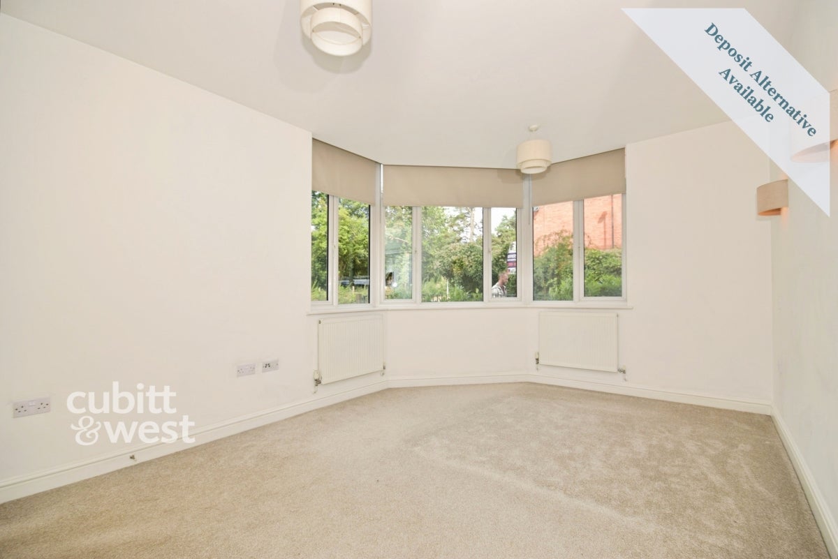 Flat Merlin Close in Greater London
