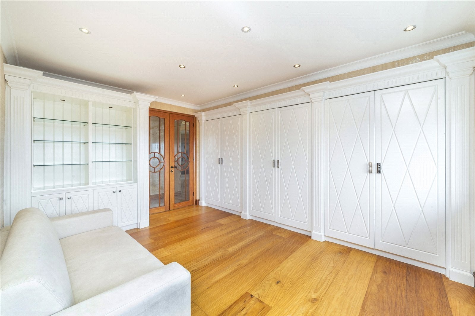 Flat Finchley Road in Greater London