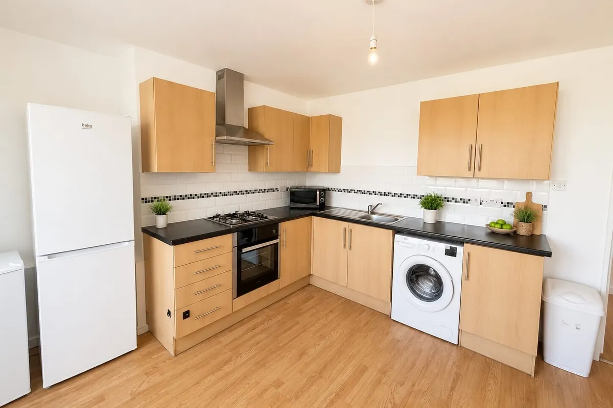 Flat Ibsley Gardens in Greater London