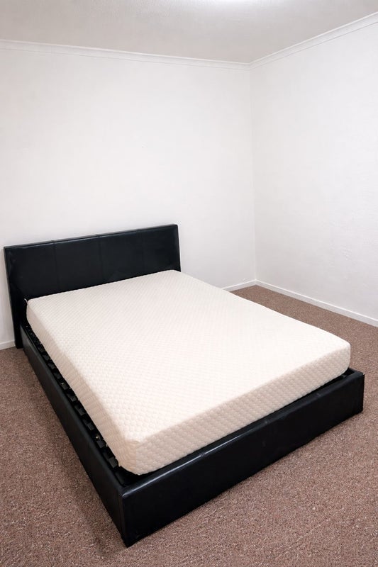 House Byron Close in Greater London