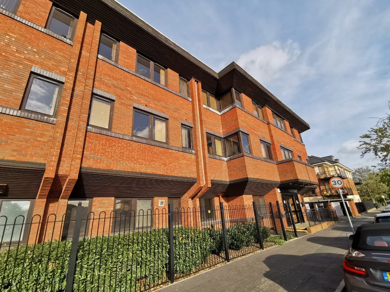 Flat Uxbridge Road in Greater London