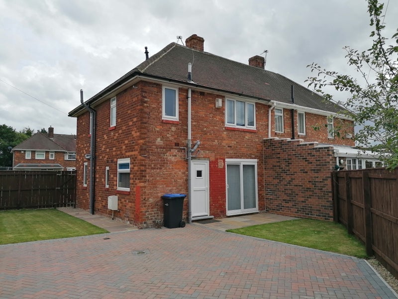 Room Hurworth Road in Middlesbrough