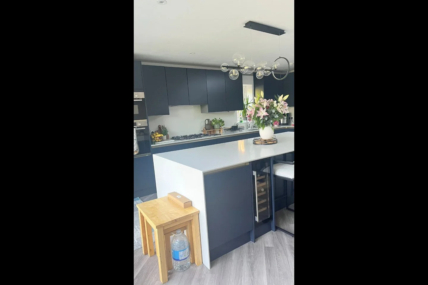 Room Faraday Road in Elmbridge