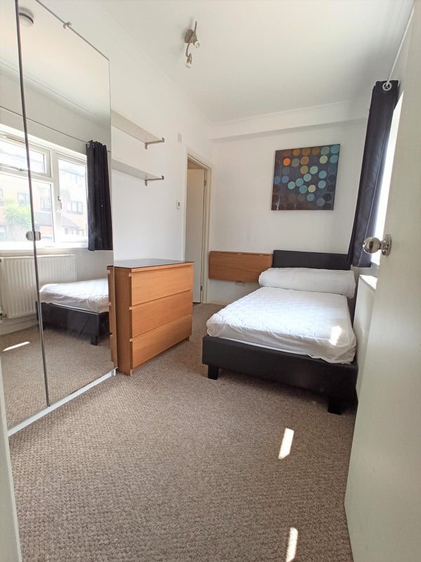 Room Mill Road in Greater London