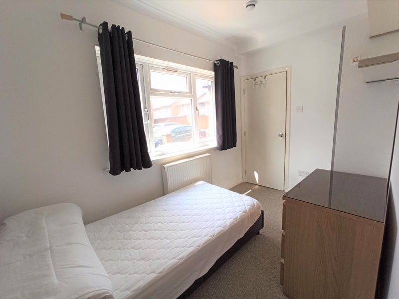 Room Mill Road in Greater London