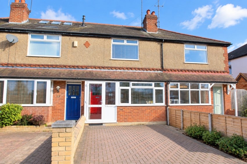 House Fenton Avenue in Borough of Spelthorne