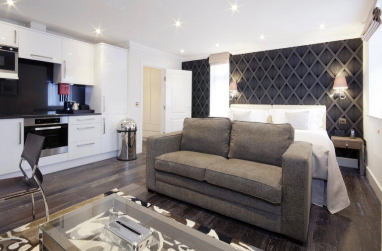 Flat Ashburn Gardens in Greater London