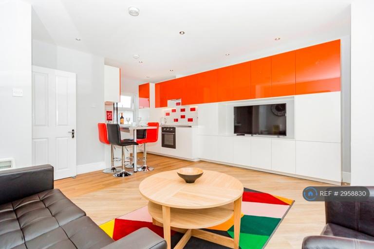 House Angelica Drive in Greater London