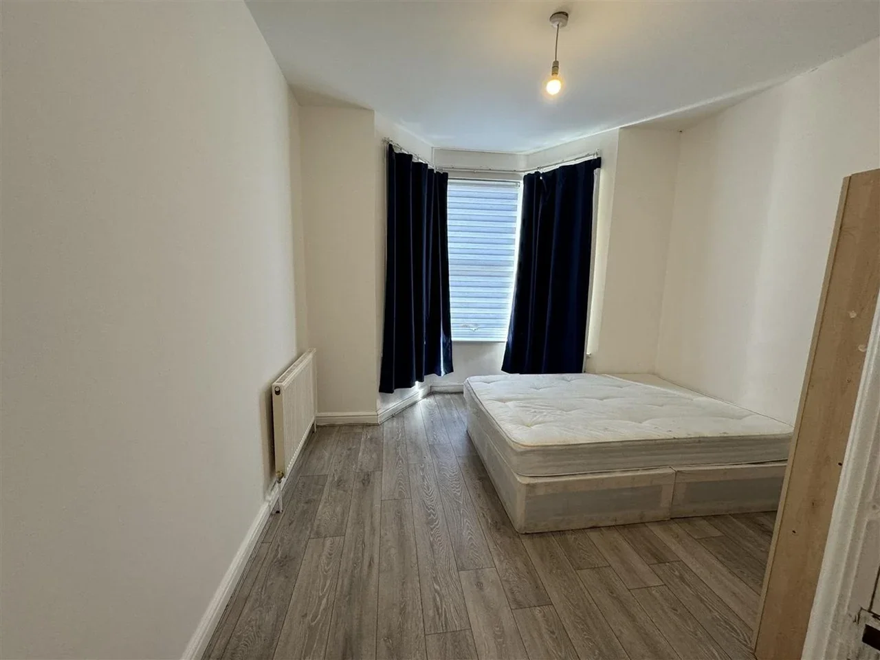Flat Shelbourne Road in Greater London