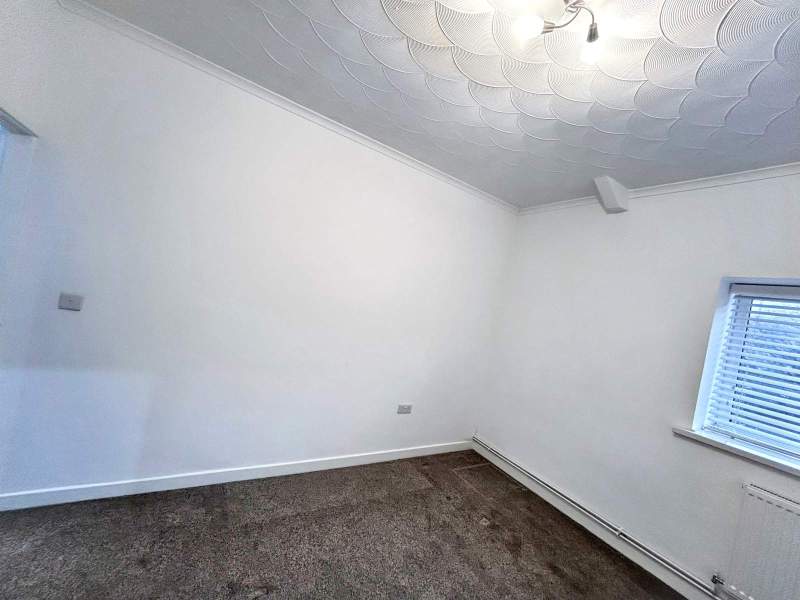 Flat Ystrad Road in Ton Pentre