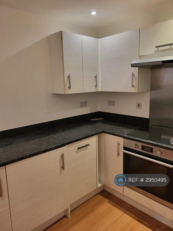 Flat Poppleton Close in Coventry
