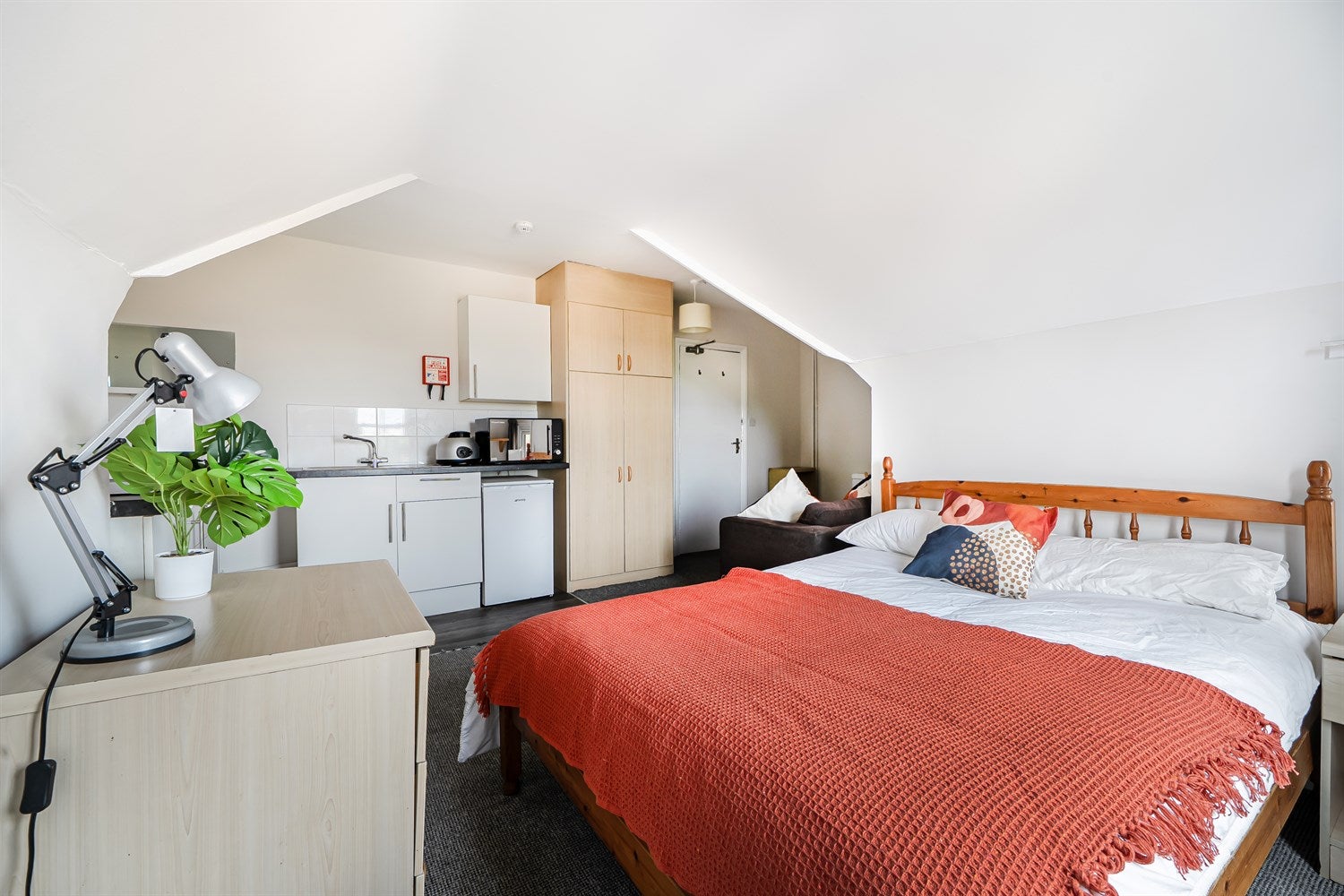 Room Morgan Road in Reading