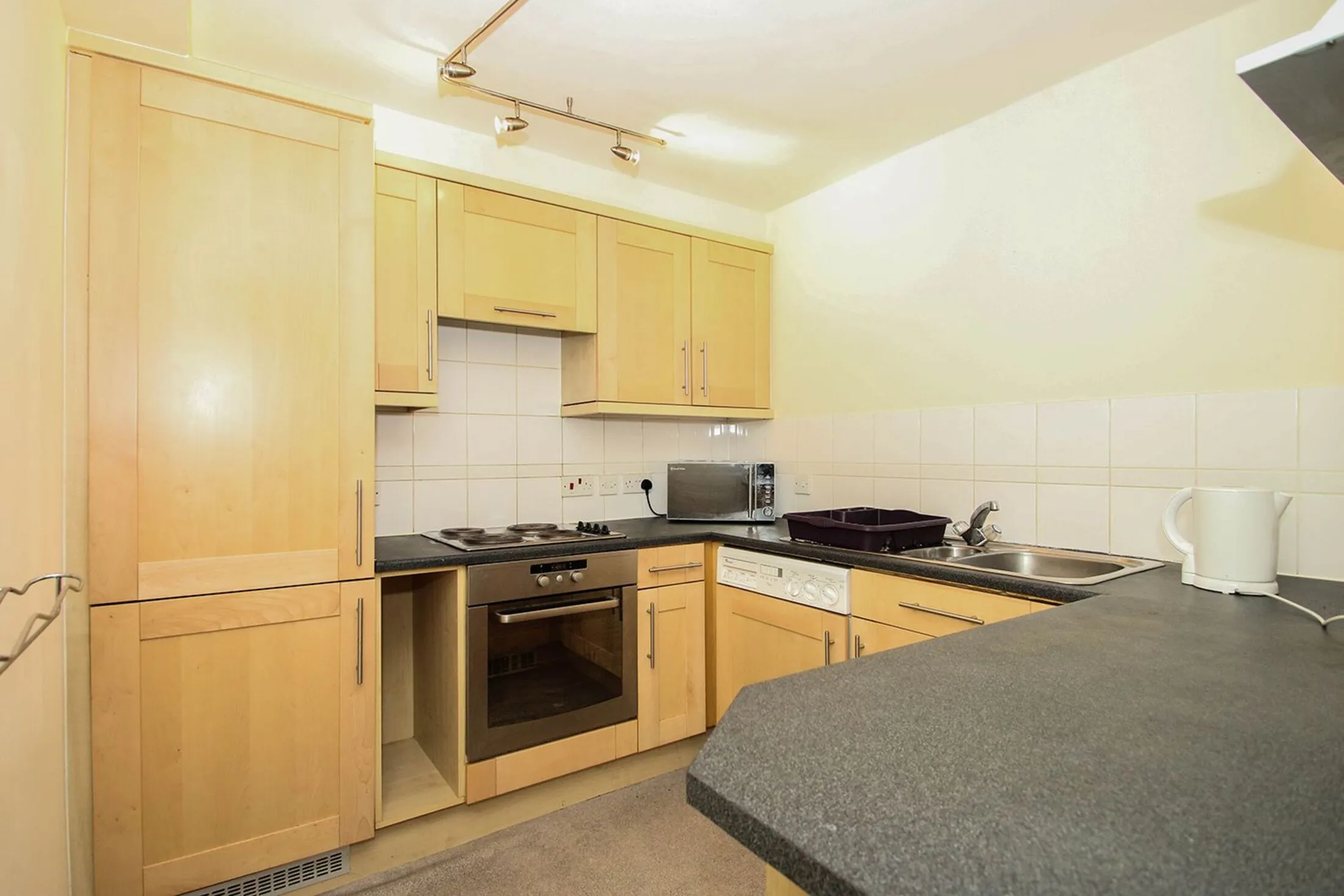 Flat Faraday Road in Guildford