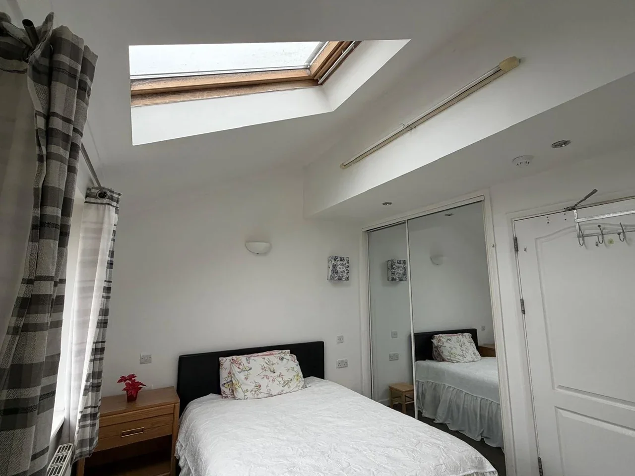 Room Leaf Way in St Albans