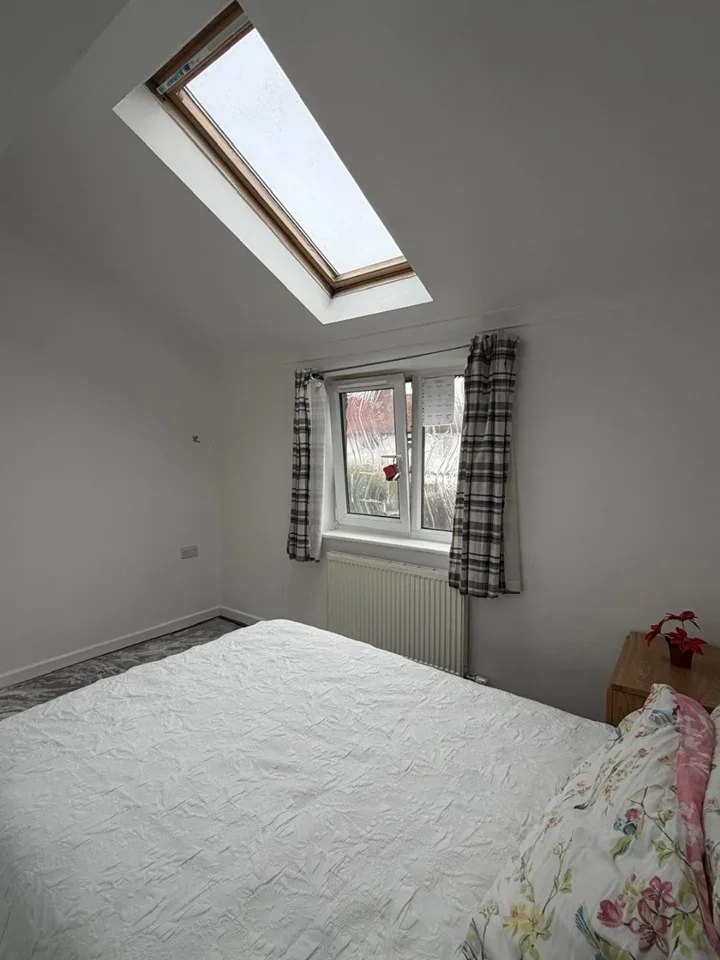 Room Leaf Way in St Albans